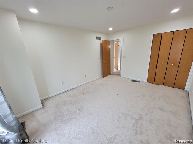 Building Photo - 37485 Stonegate Cir