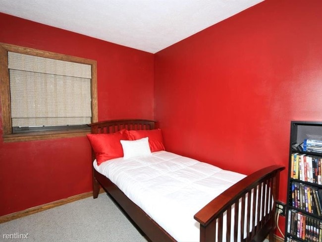 Building Photo - 3 br, 2.5 bath Condo - 2677  Montana Avenue
