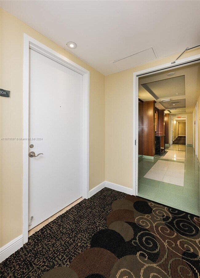 Building Photo - 1745 E Hallandale Beach Blvd
