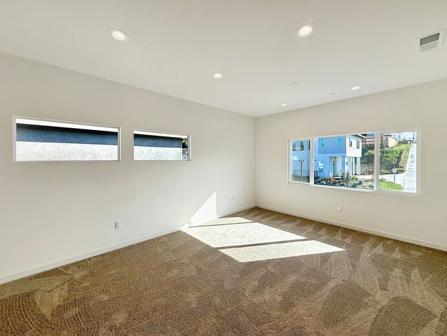 Building Photo - Brand New 3B/2.5BA Home in Lemon Grove for...