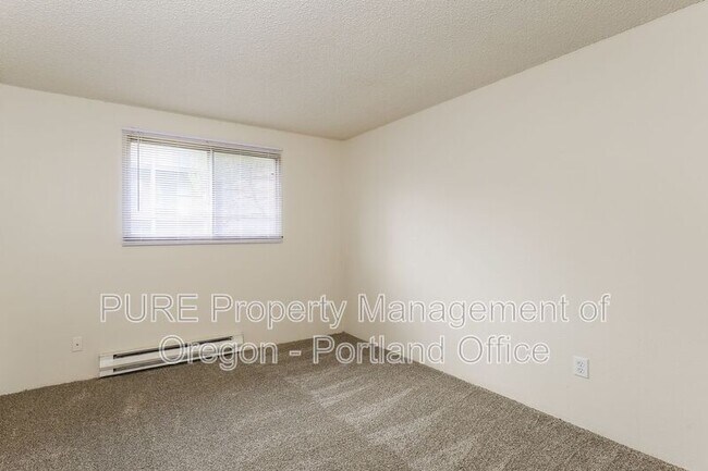 Building Photo - 14140 NE Sandy Blvd