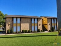 Building Photo - 903 S Magnolia Ave