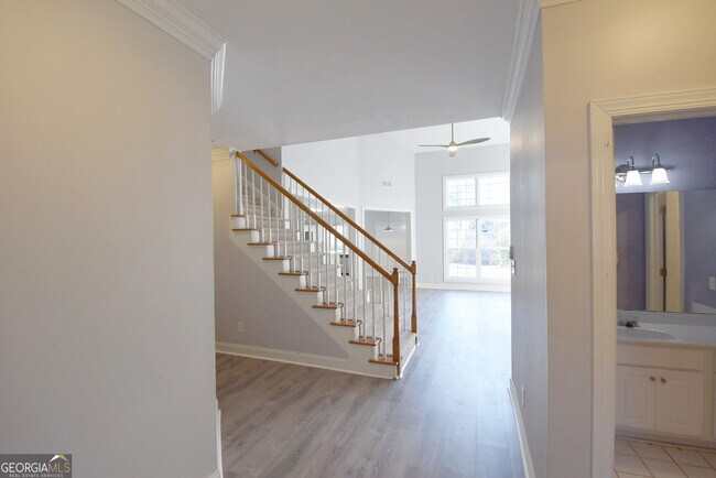 Building Photo - 204 Lenox Dr