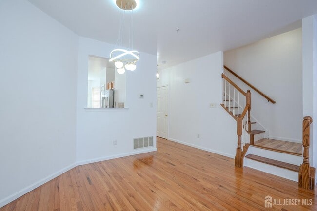 Building Photo - 1603 Blossom Cir