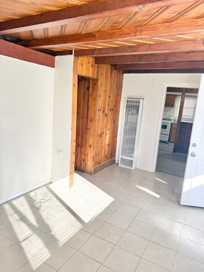 Building Photo - 310 Charleston St SE