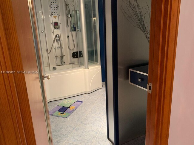 Building Photo - 251 174th St