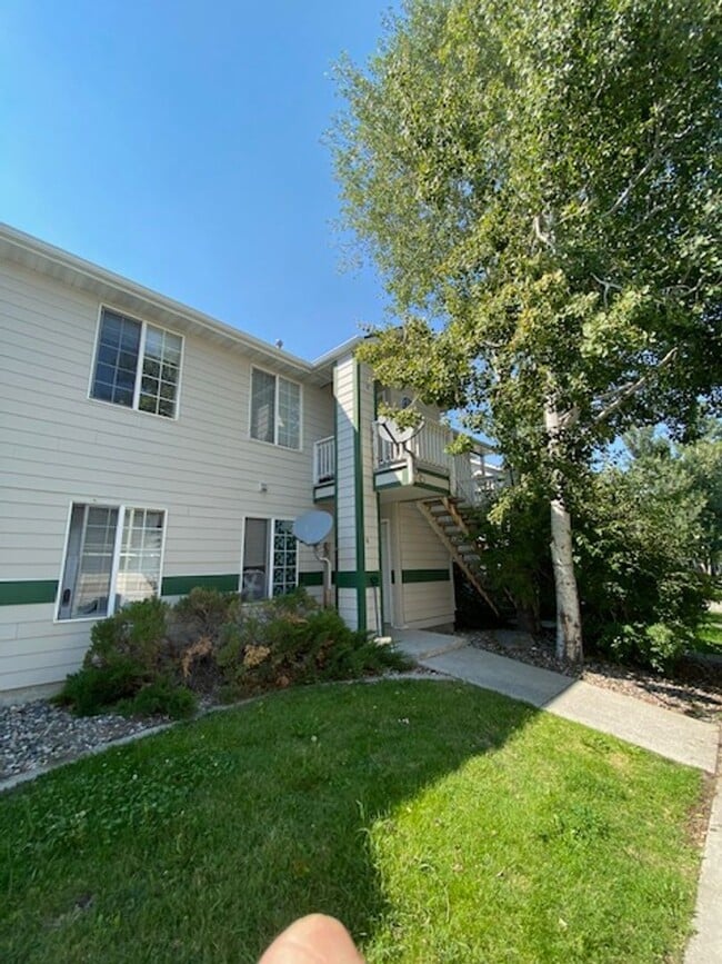 Building Photo - 2 Bedroom 2 Bath Centrally Located Condo