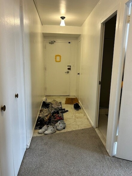 Building Photo - 6301 N Sheridan Rd