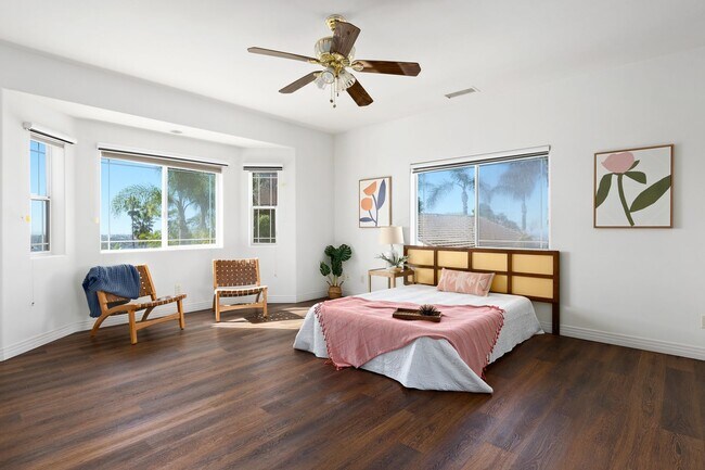 Building Photo - Spacious 7-Bedroom Home with Ocean Views i...