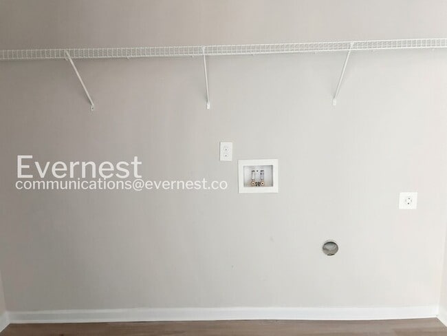 Building Photo - 4-Bed/2-Bath/Pet Friendly/Available Soon!