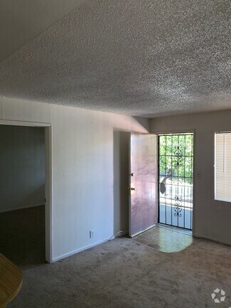 Building Photo - Affordable 1 Bedroom Condo In Central Las ...