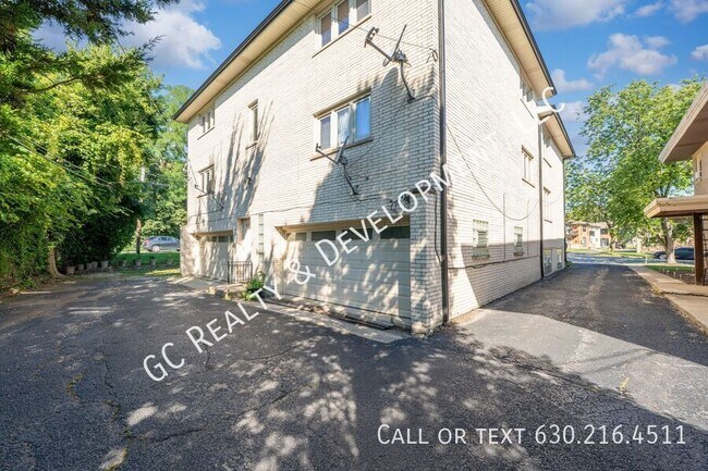 Building Photo - 1513 N La Grange Rd