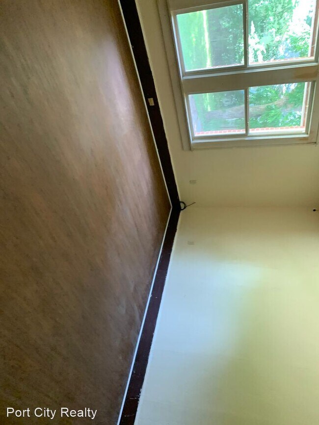 Building Photo - 3 br, 1.5 bath House - 3136 West Laurel