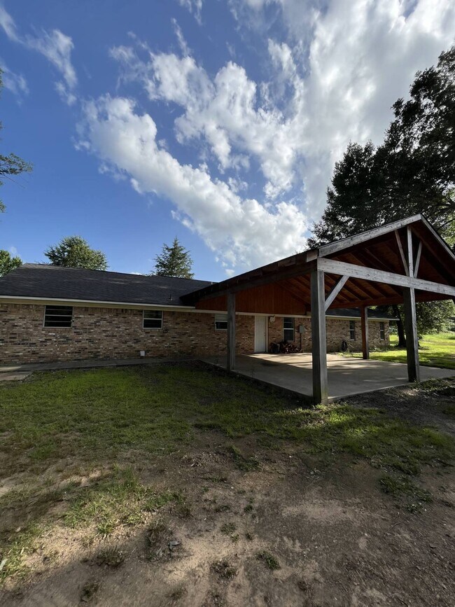 Building Photo - 331 Carr Rd