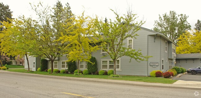 Primary Photo - Lincoln Way Terrace