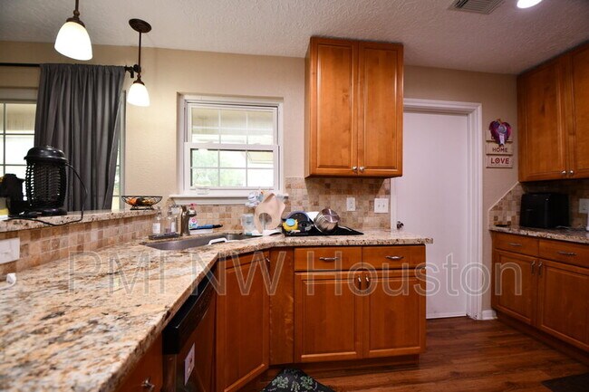Building Photo - 3410 Plum Brook Ln