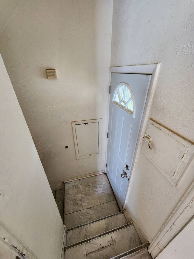 Building Photo - Move-In Special: Save $300 on This Charmin...