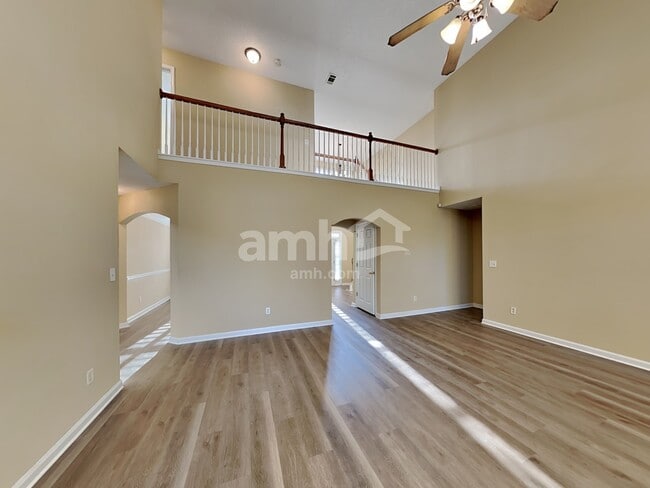 Building Photo - 447 The Gables Dr