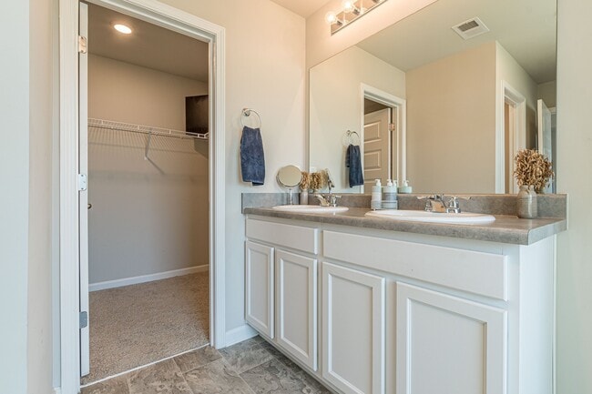 Building Photo - 2651 Lovejoy Crossing Dr