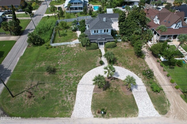 Building Photo - 2316 W Beach Dr