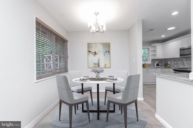 Building Photo - 710 N Buchanan St