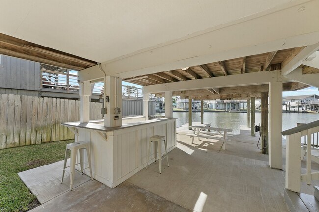 Building Photo - 16603 Jamaica Cove Rd