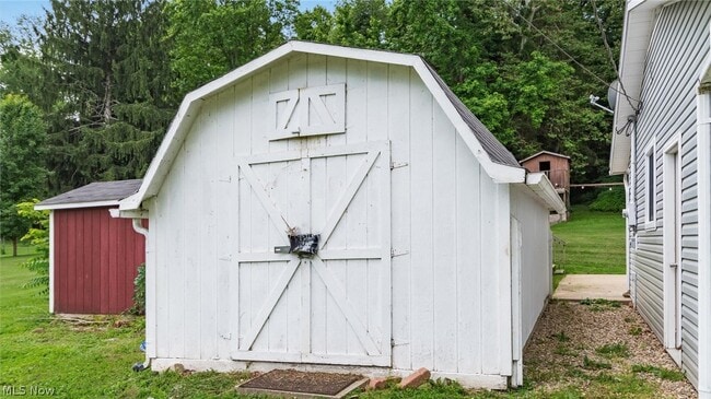 Building Photo - 7785 Black Run Rd