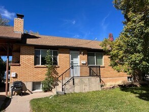 Building Photo - Charming home