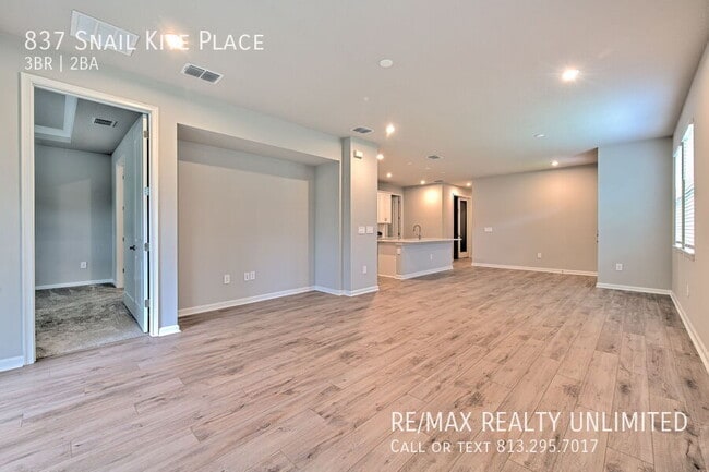 Building Photo - 837 Snail Kite Pl