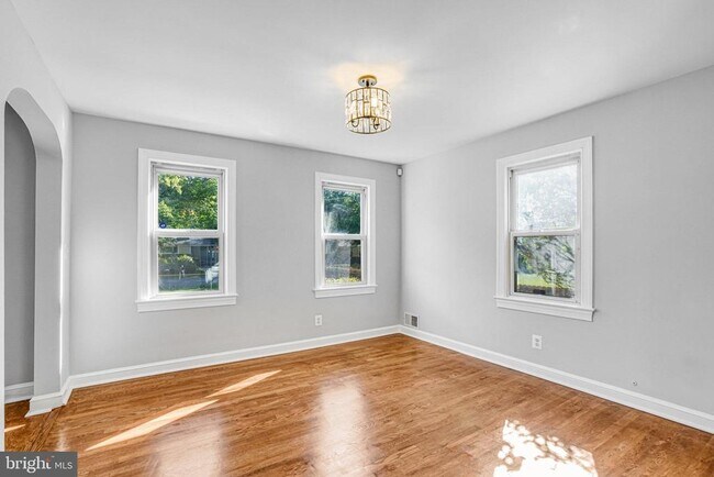 Building Photo - 8230 Gregory Dr