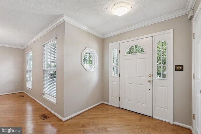 Building Photo - 5413 Tree Line Dr