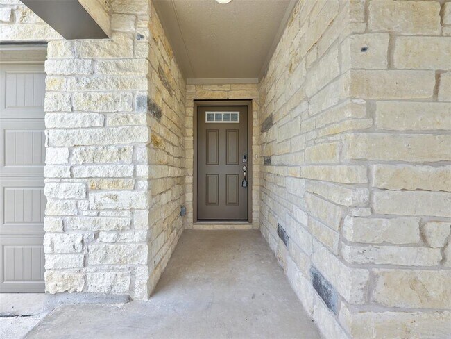 Building Photo - 116 Greenspire Ln
