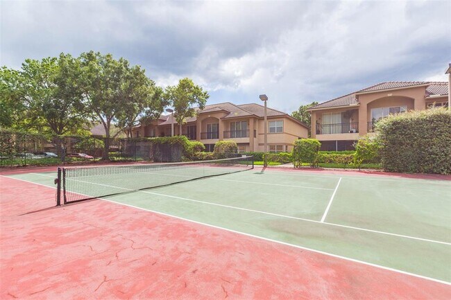 Building Photo - 821 Normandy Trace Rd