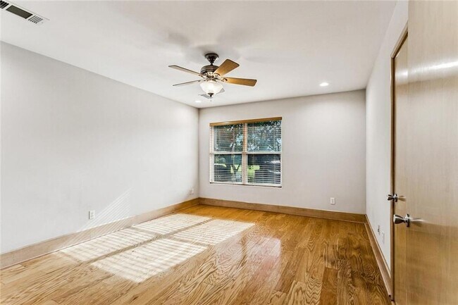 Building Photo - 1129 N Lee Rd