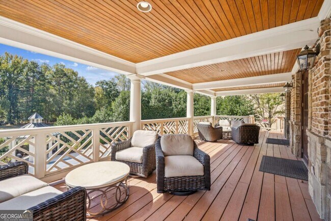 Building Photo - 9026 Riverbend Manor