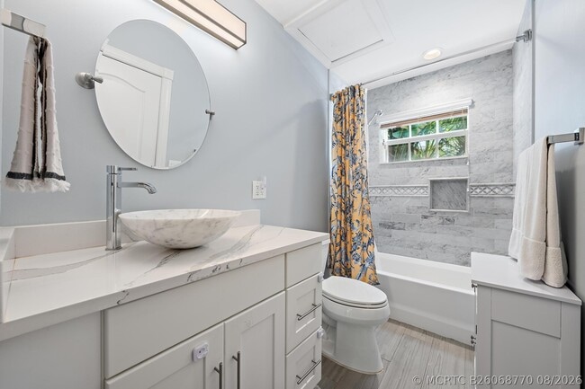 Building Photo - 205 Wenonah Pl