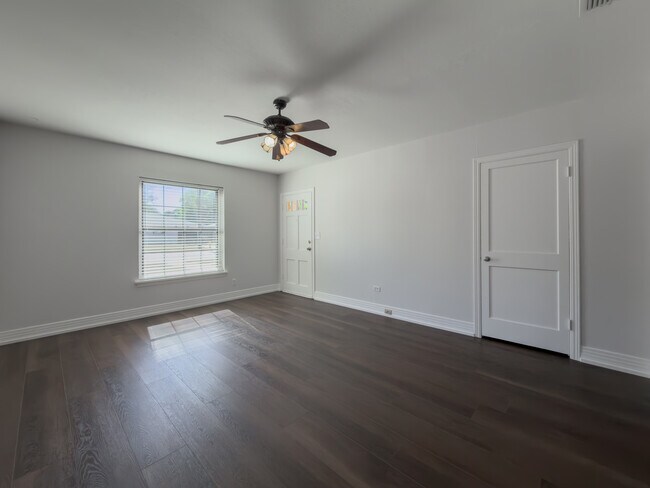 Living Room - 418 E 8th St