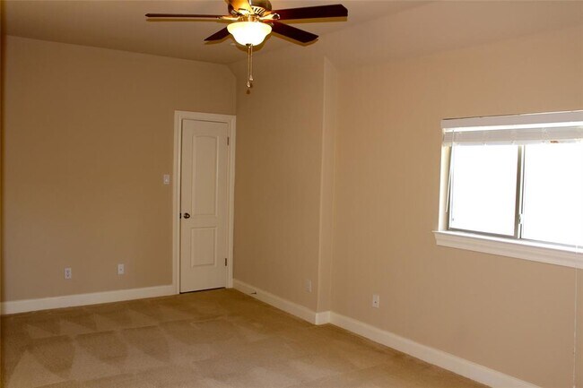 Building Photo - 7617 Menler Dr