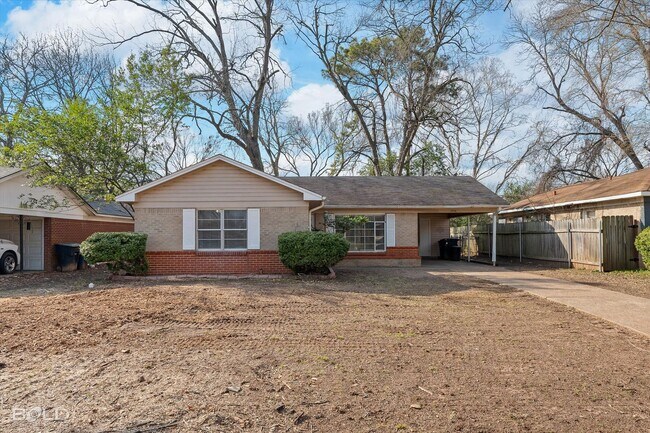 Building Photo - 2726 W Cavett Dr