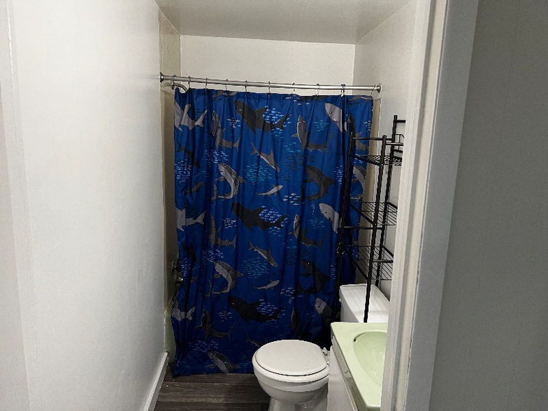 Building Photo - 19 E James St