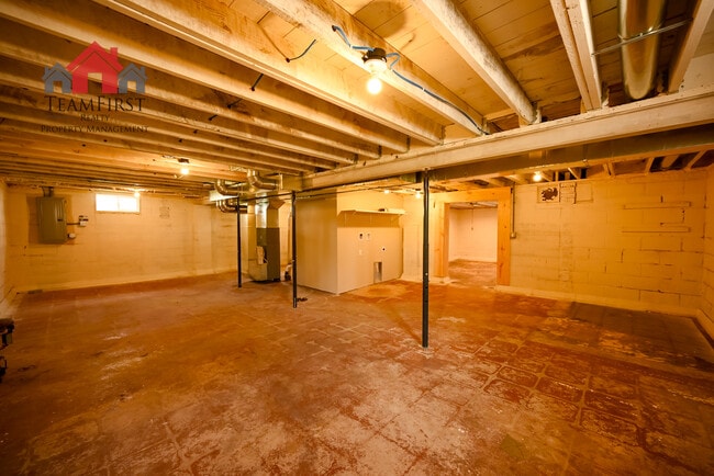 Building Photo - 1547 Harold St