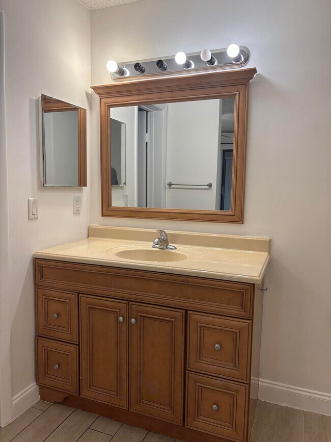 Building Photo - 3529 NW 35th St