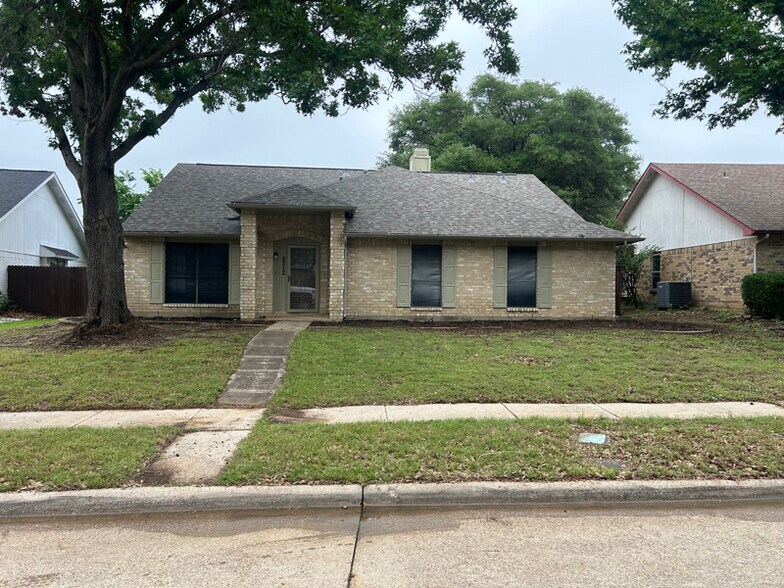 Primary Photo - 4312 Avon Ct