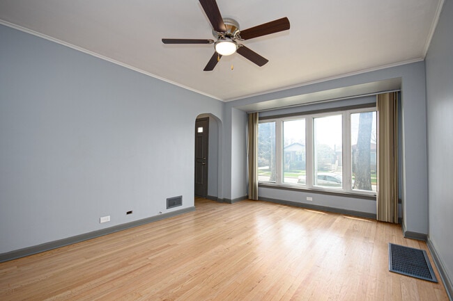 Building Photo - 5533 S Menard Ave