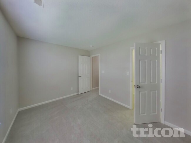 Building Photo - 5477 Wood Hollow Dr