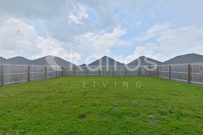 Building Photo - 413 Mango Dr