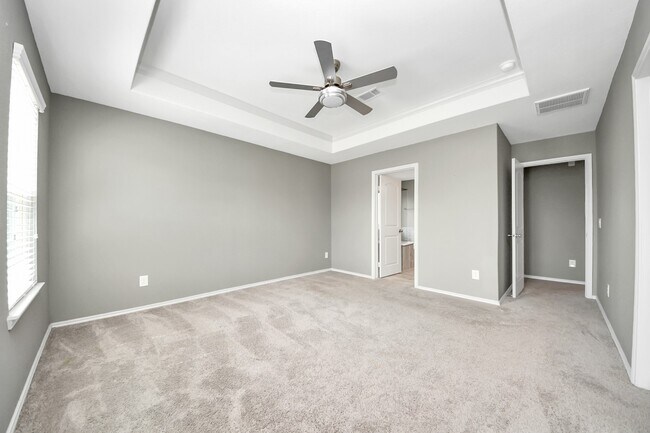 Building Photo - 1917 Barrel Oak Dr