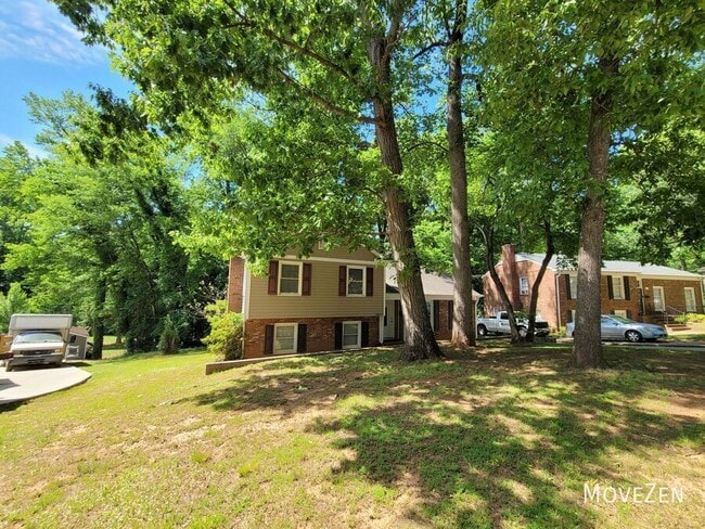 Building Photo - 3331 Donovan Pl