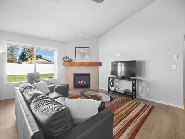 Building Photo - 3 bedroom/2 bathroom home in Spokane Valley (Furnished)