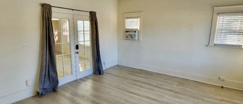 Building Photo - 3538 1/2 W 60th St-